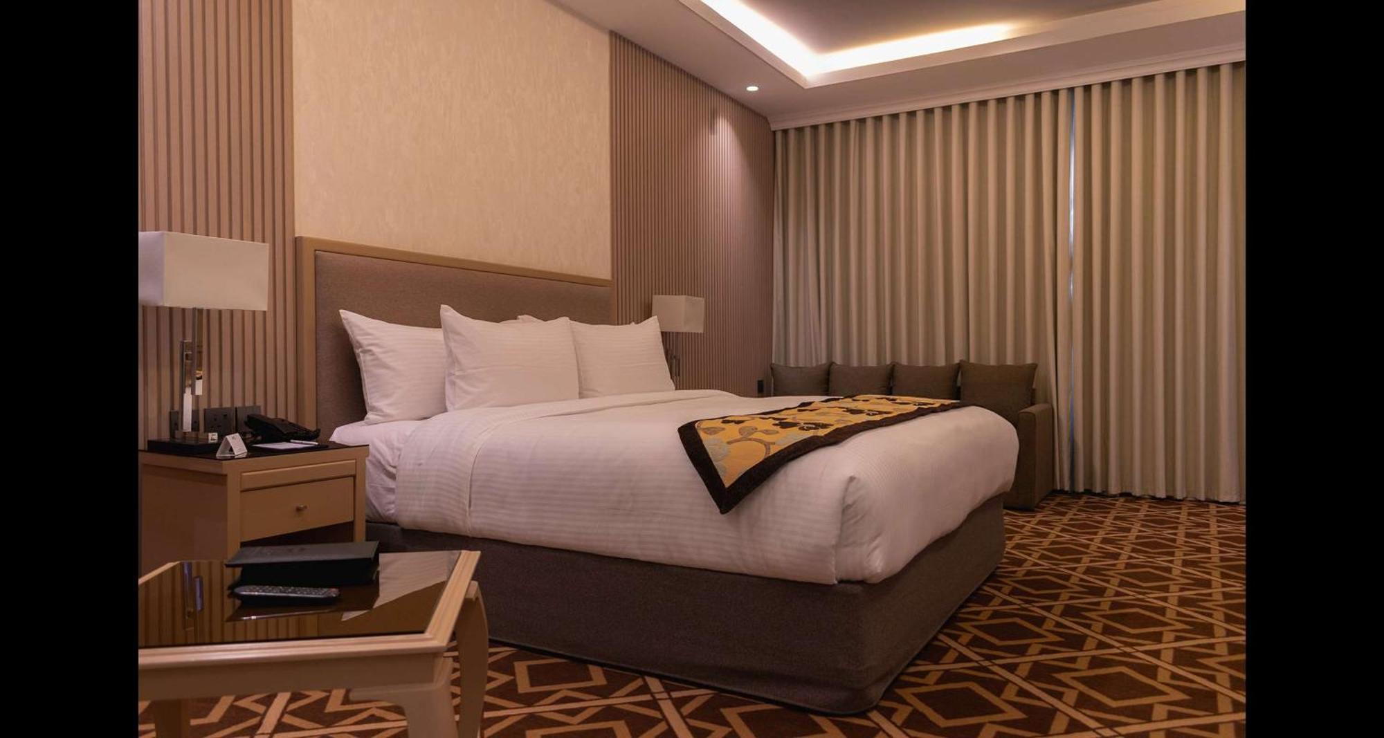 Best Western Plus Jeddah Hotel Madinah Road Exteriör bild