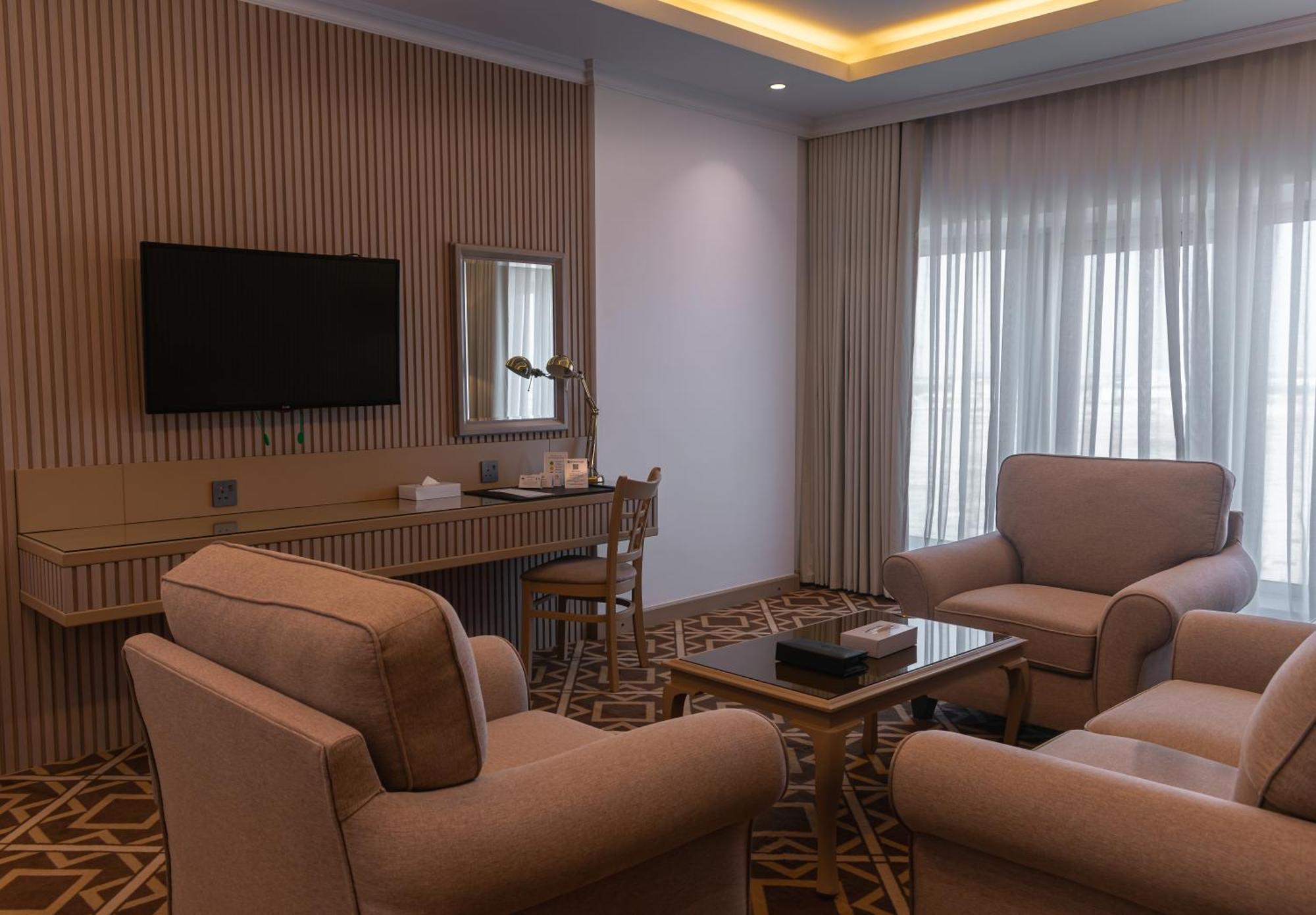Best Western Plus Jeddah Hotel Madinah Road Exteriör bild