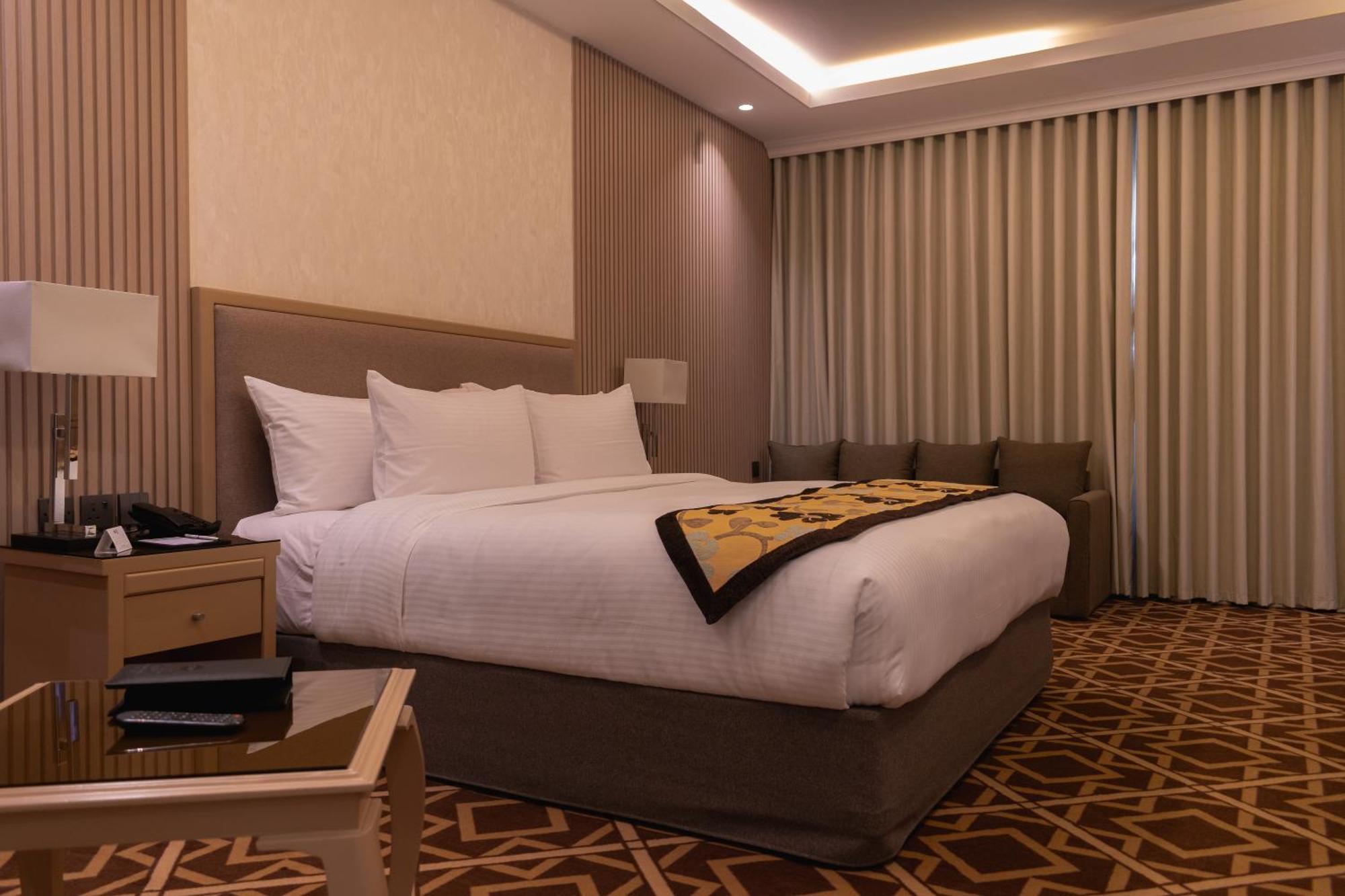 Best Western Plus Jeddah Hotel Madinah Road Exteriör bild